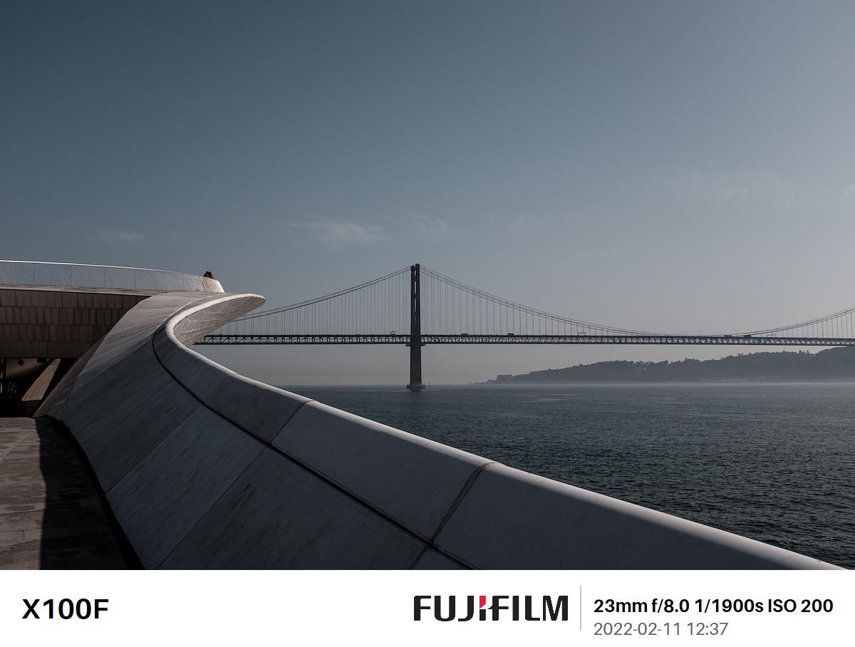 底部边框 · Fujifilm
